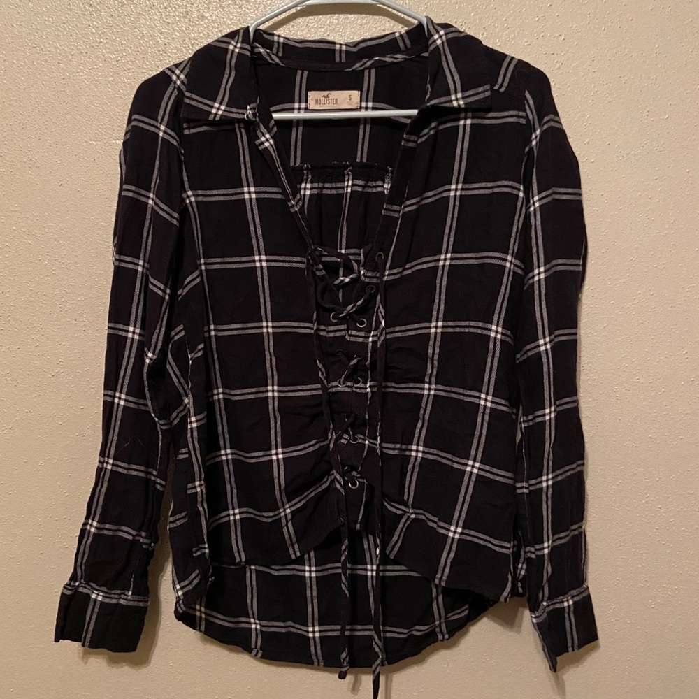 Hollister plaid black & white long sleeve